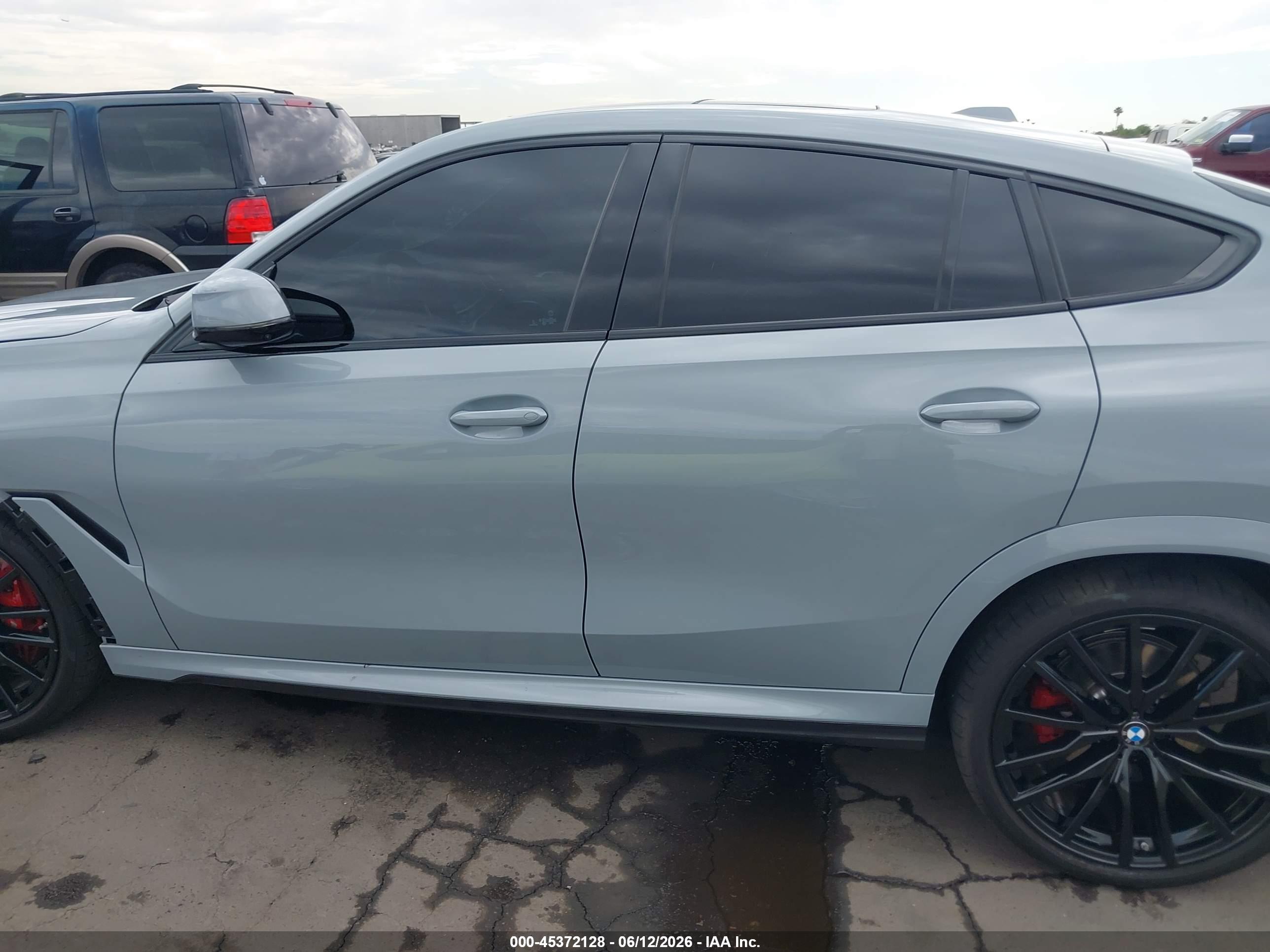 2025 BMW X6 XDRIVE40I