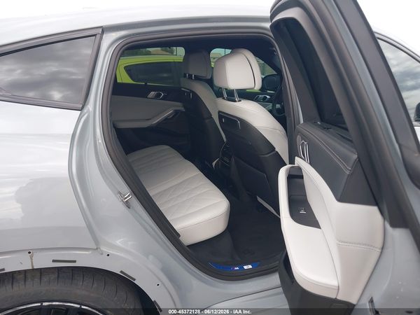 2025 BMW X6 XDRIVE40I
