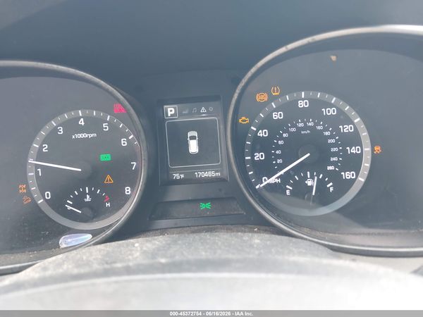 2017 HYUNDAI SANTA FE SE