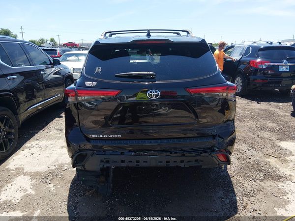 2022 TOYOTA HIGHLANDER XLE
