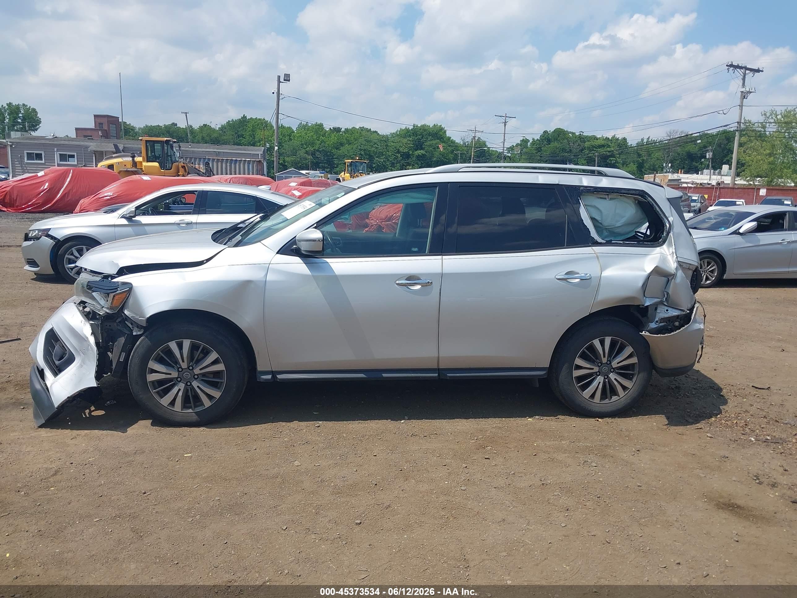 2019 NISSAN PATHFINDER SV