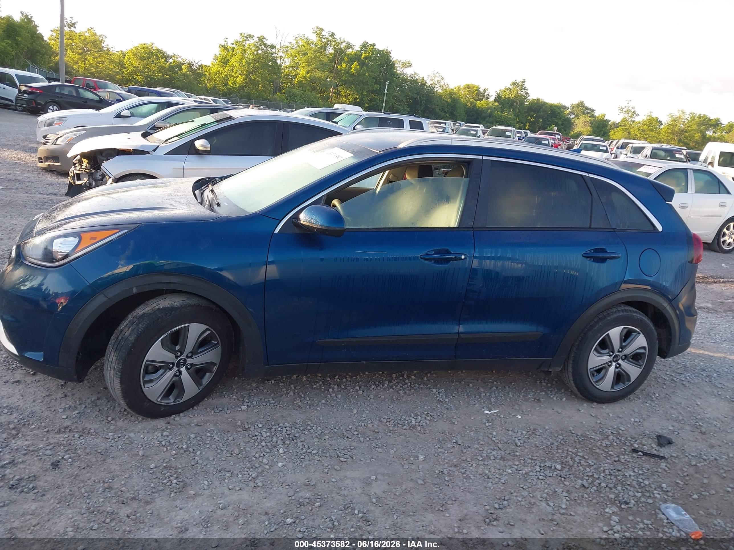 2019 KIA NIRO LX