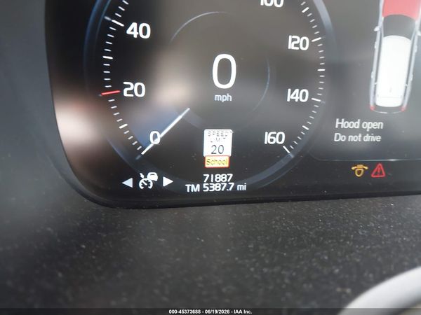 2019 VOLVO XC90 T6 MOMENTUM