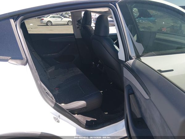 2026 TESLA MODEL Y — I8
