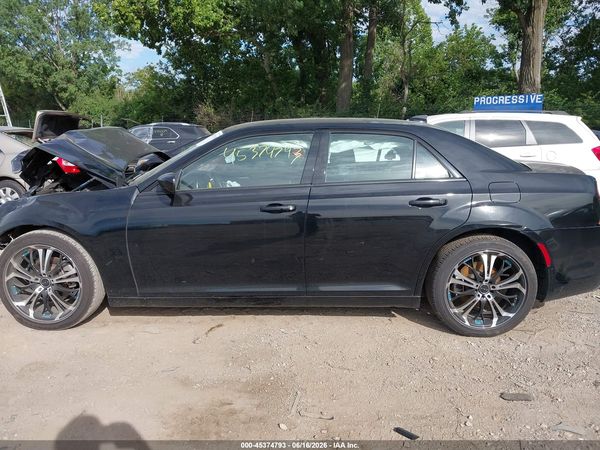 2022 CHRYSLER 300 TOURING — I117