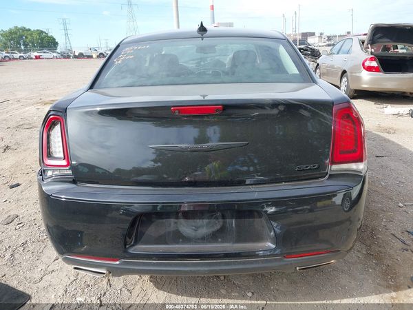 2022 CHRYSLER 300 TOURING — I119