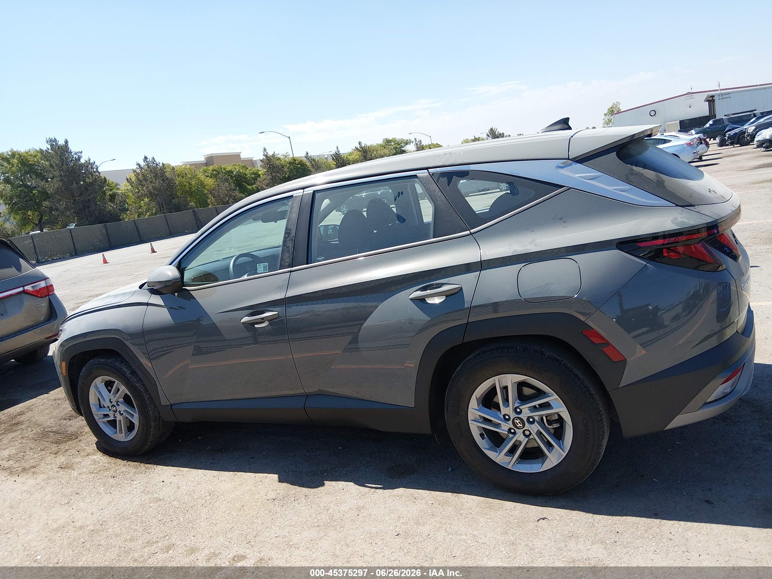 2025 HYUNDAI TUCSON SE
