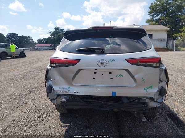 2022 TOYOTA HIGHLANDER XLE