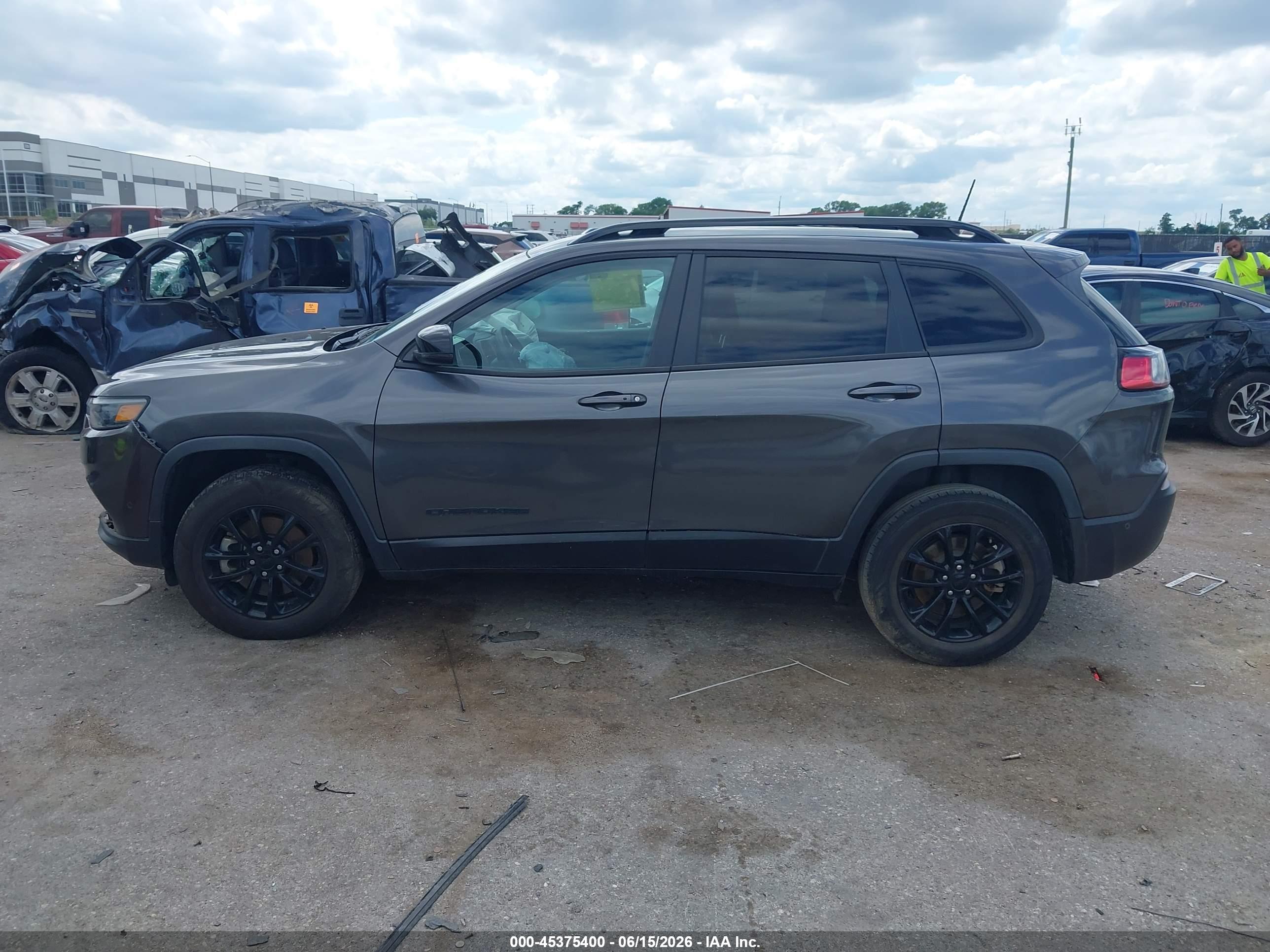 2023 JEEP CHEROKEE ALTITUDE LUX 4X4