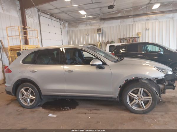 2016 PORSCHE CAYENNE