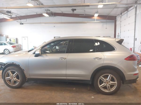 2016 PORSCHE CAYENNE