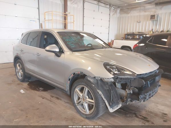 2016 PORSCHE CAYENNE
