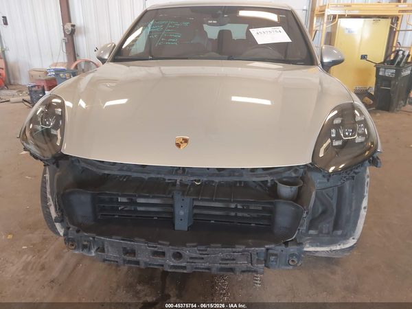 2016 PORSCHE CAYENNE