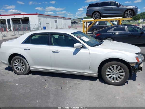 2012 CHRYSLER 300 Base/Limited