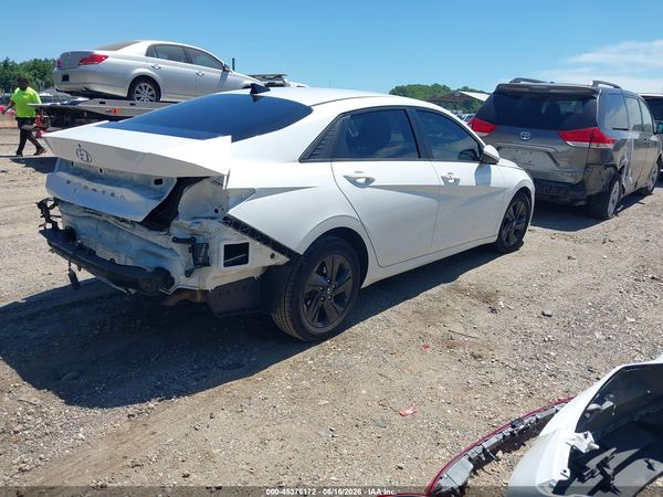 2022 HYUNDAI ELANTRA SEL