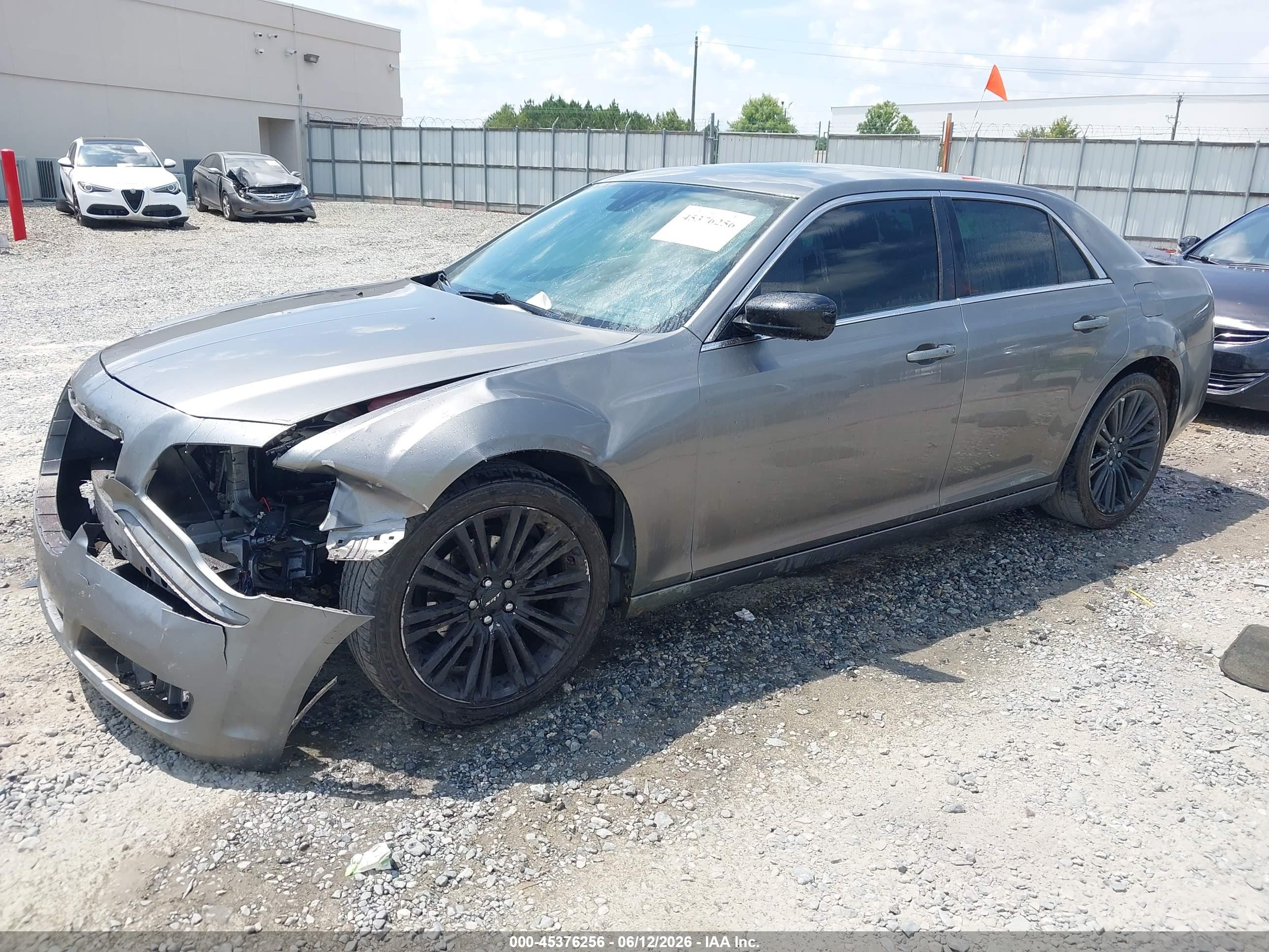 2012 CHRYSLER 300 S V6 — I2