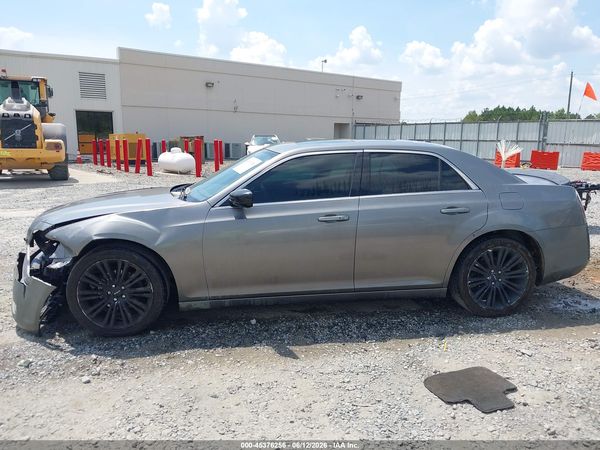 2012 CHRYSLER 300 S V6 — I117