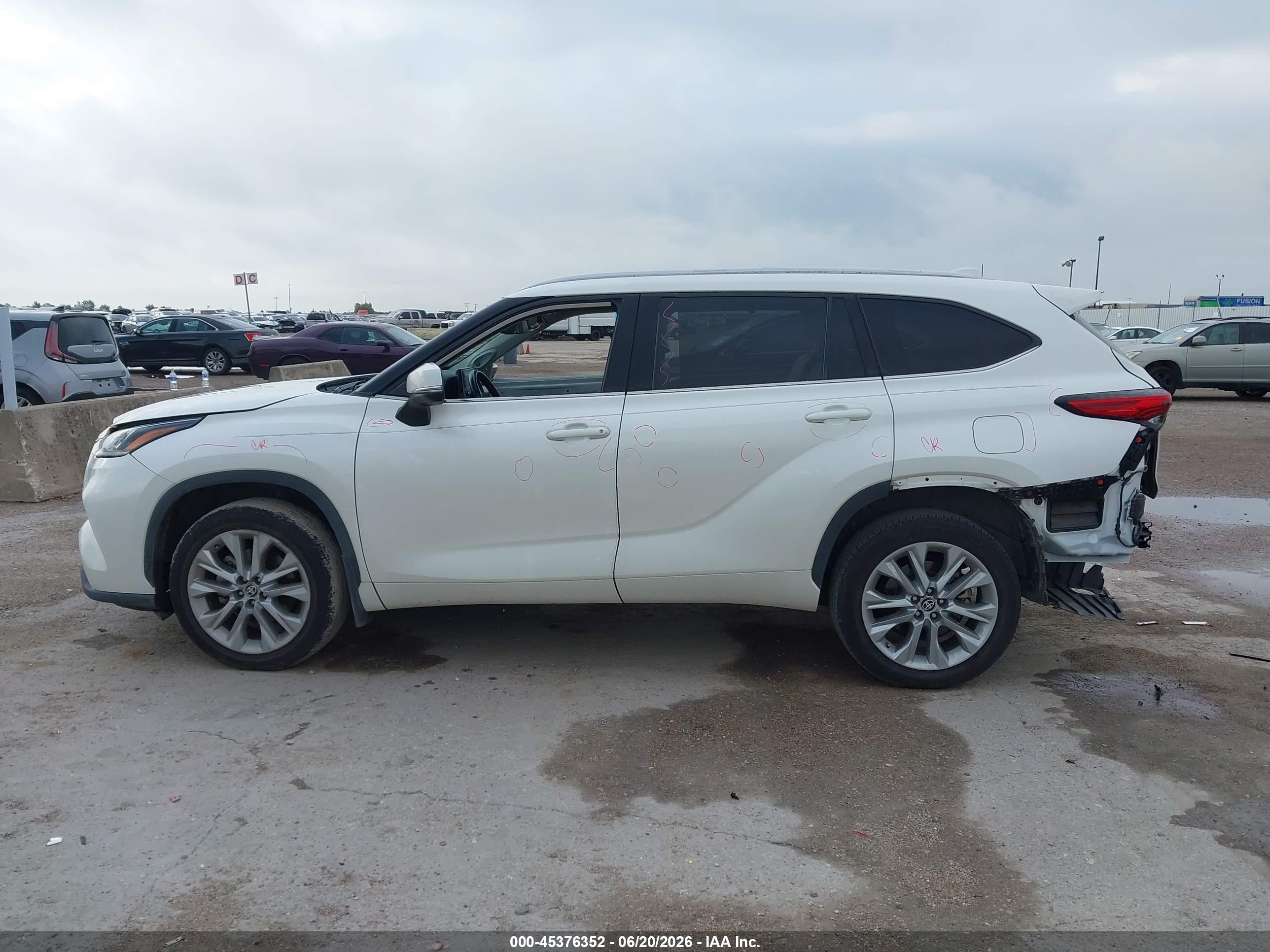 2020 TOYOTA HIGHLANDER LIMITED