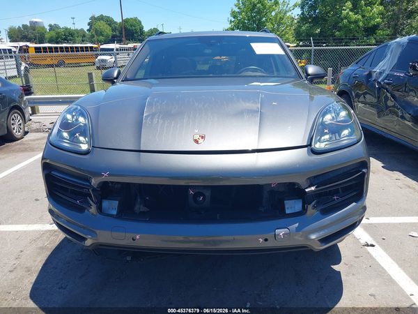 2019 PORSCHE CAYENNE
