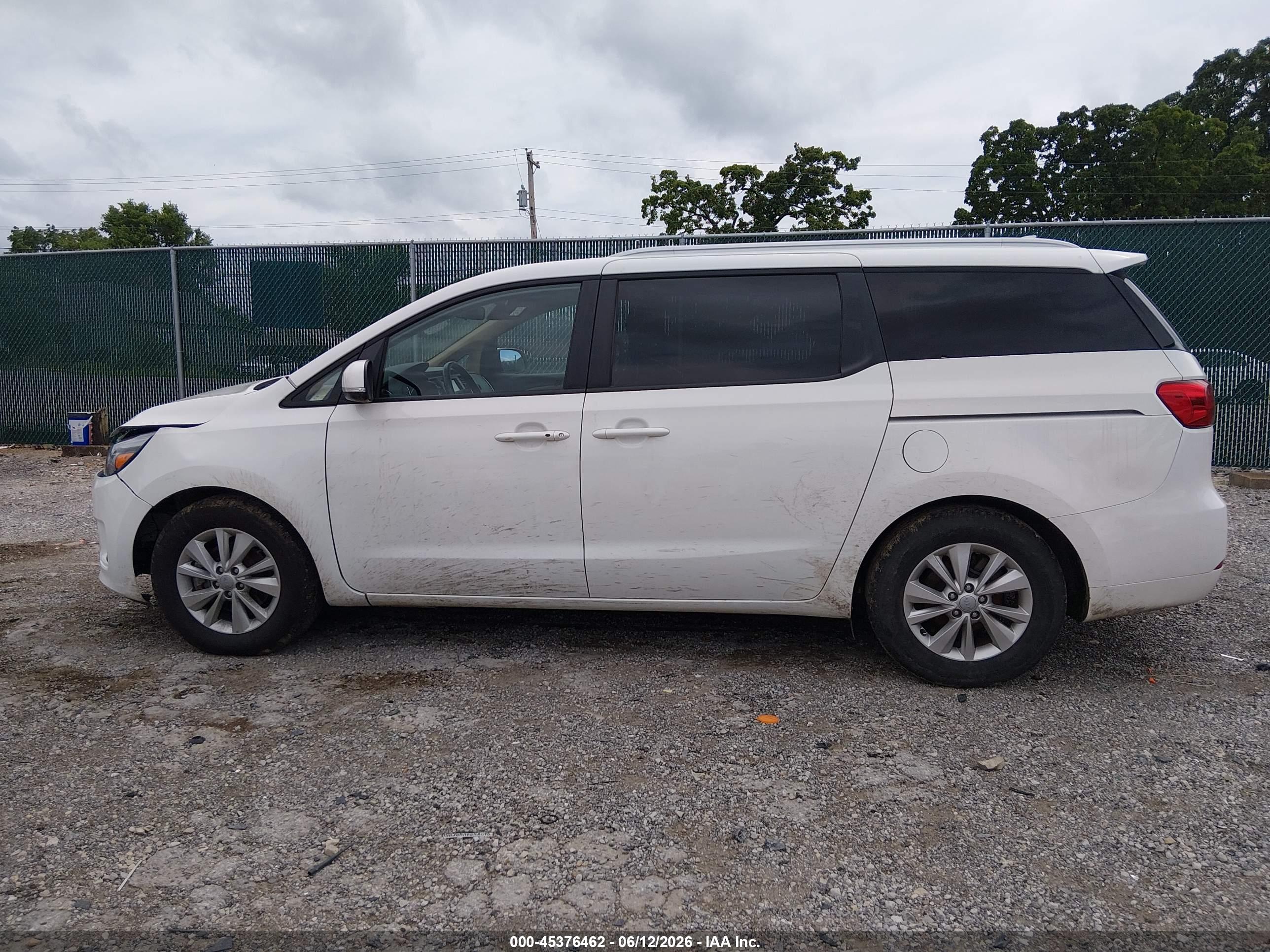 2017 KIA SEDONA LX