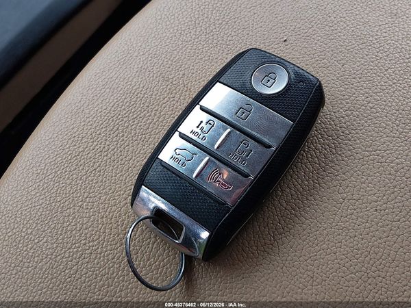 2017 KIA SEDONA LX