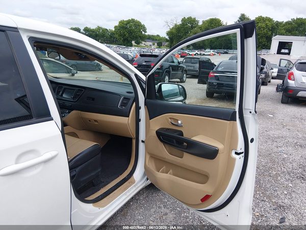 2017 KIA SEDONA LX