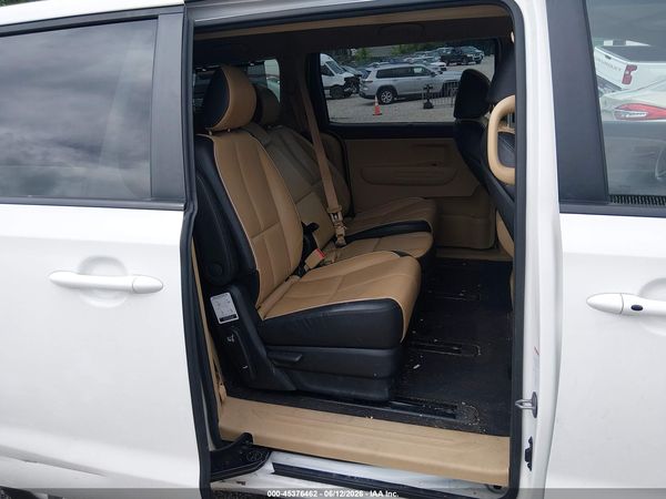 2017 KIA SEDONA LX