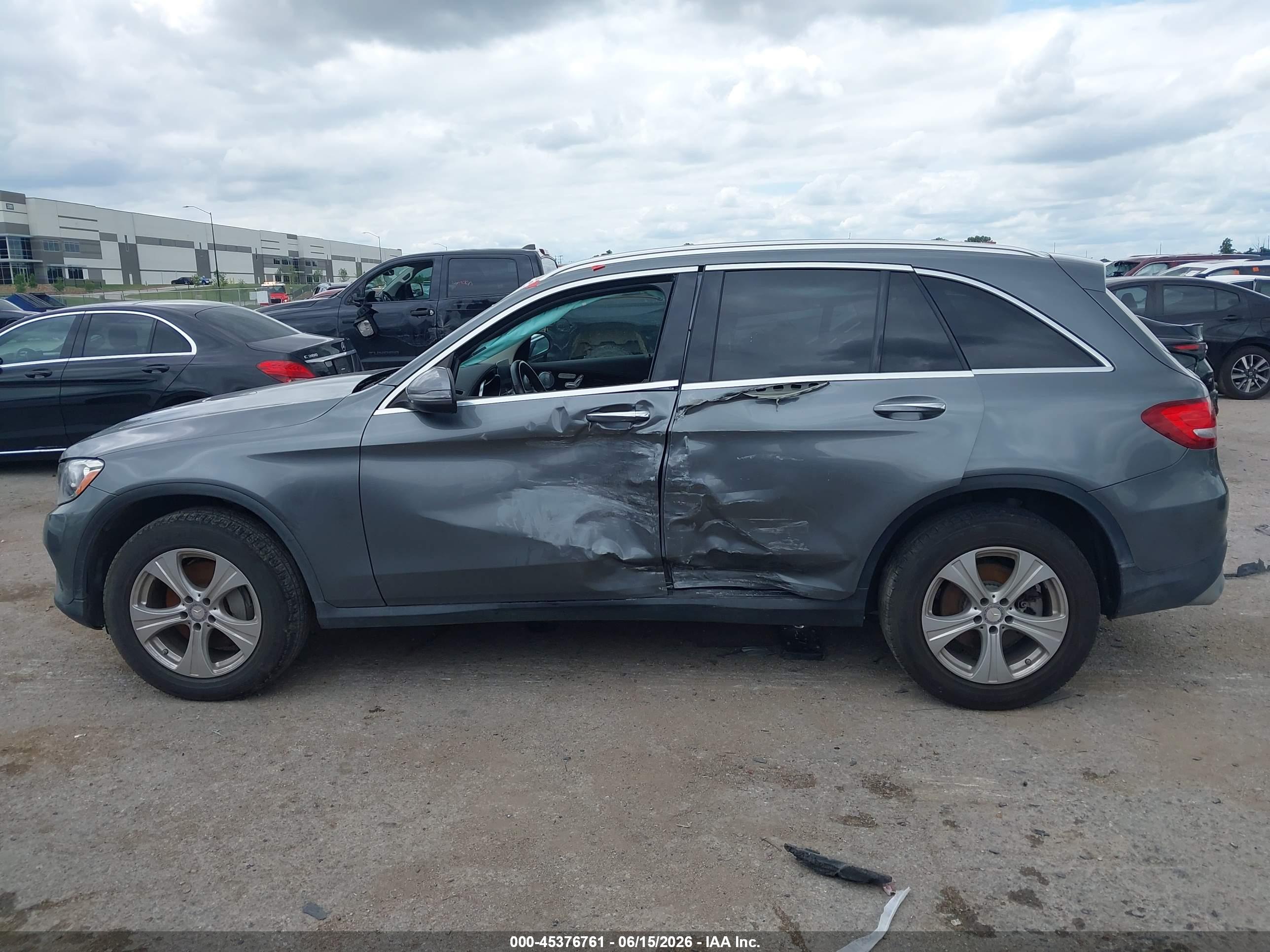 2016 MERCEDES-BENZ GLC 300 4MATIC