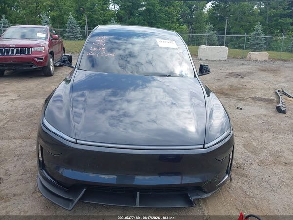 2026 TESLA MODEL Y