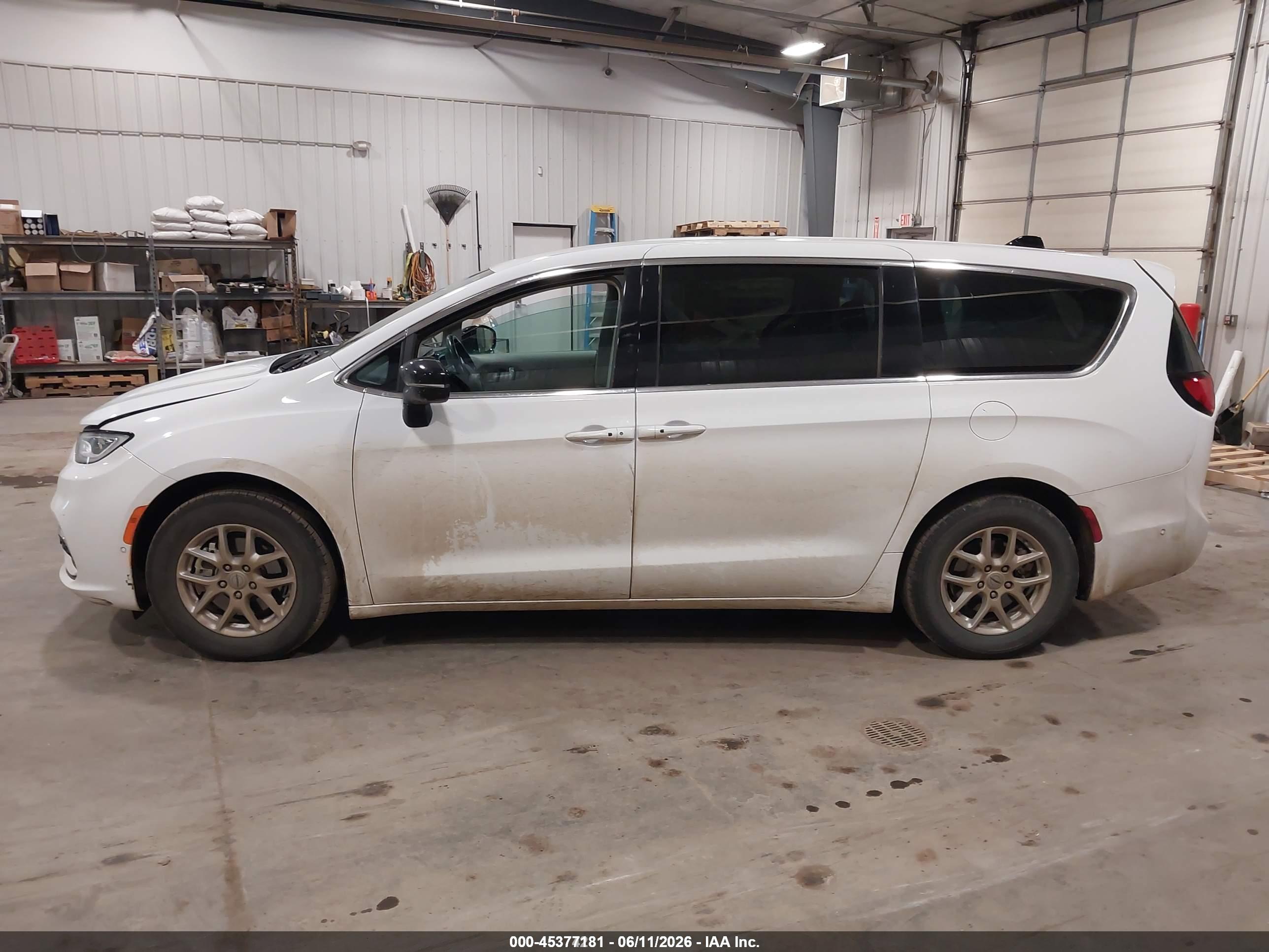 2024 CHRYSLER PACIFICA TOURING L