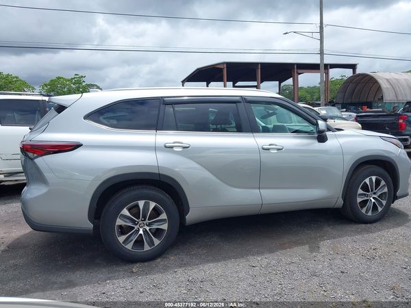 2024 TOYOTA HIGHLANDER XLE