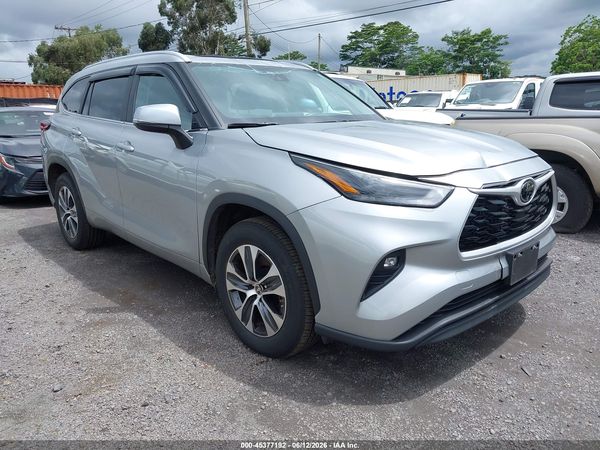 2024 TOYOTA HIGHLANDER XLE