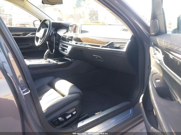 2020 BMW 740I
