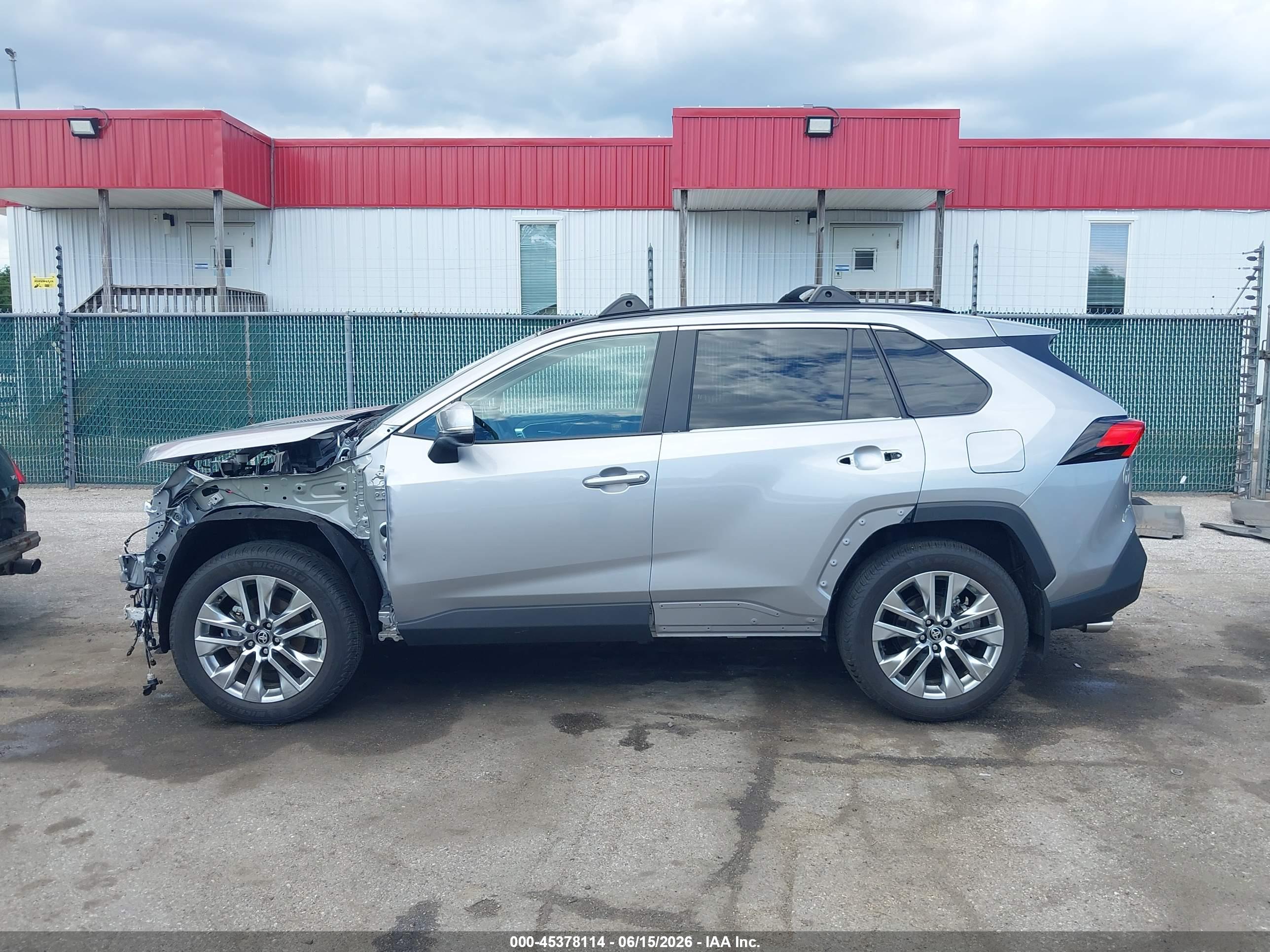 2025 TOYOTA RAV4 XLE PREMIUM