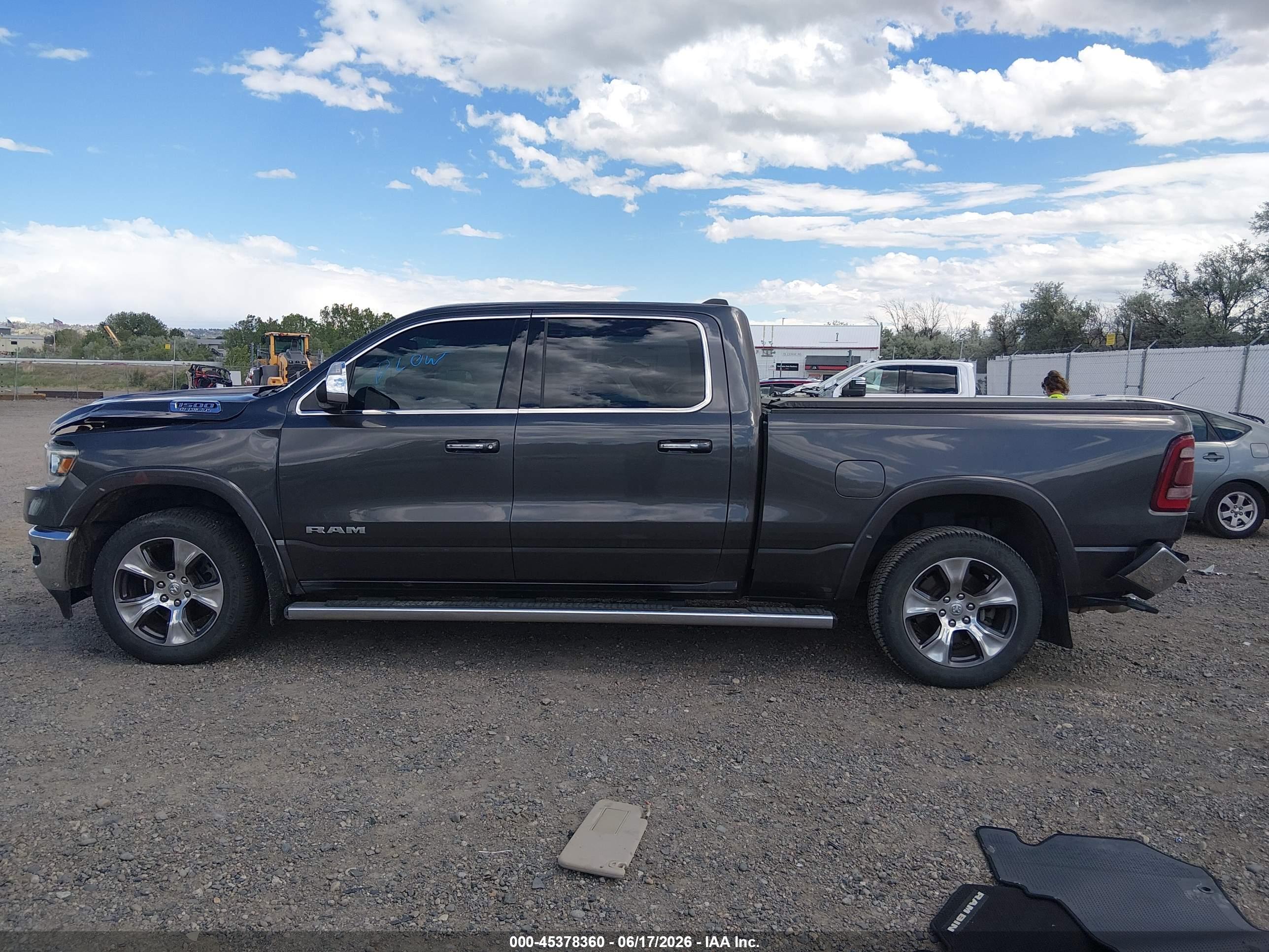 2019 RAM 1500 LARAMIE  4X4 6'4 BOX