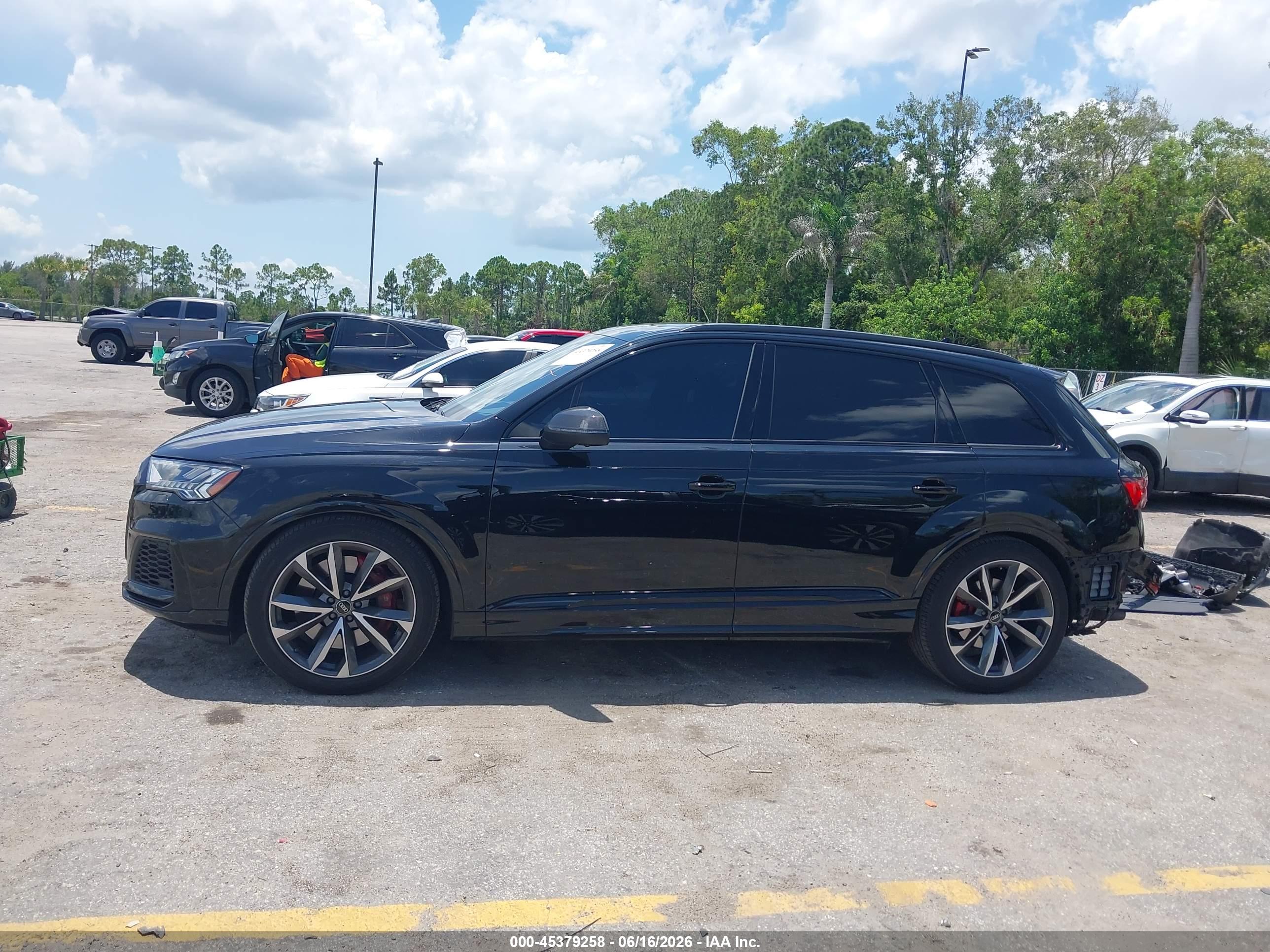 2023 AUDI SQ7