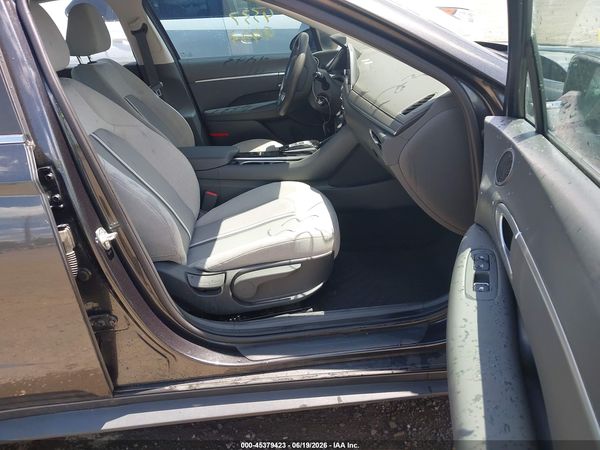 2022 HYUNDAI SONATA SE