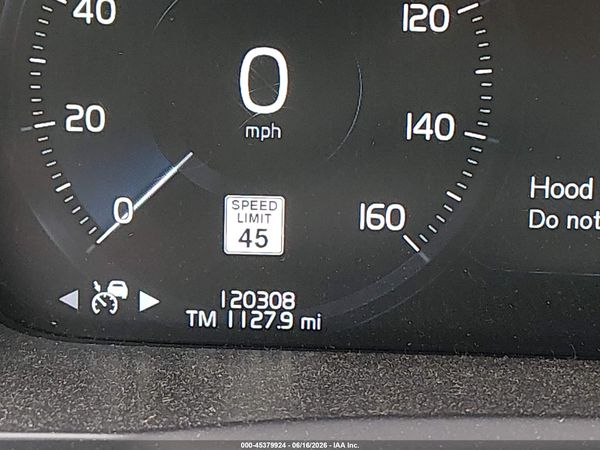 2019 VOLVO XC90 T6 MOMENTUM