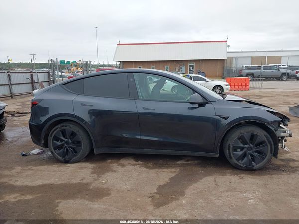 2025 TESLA MODEL Y