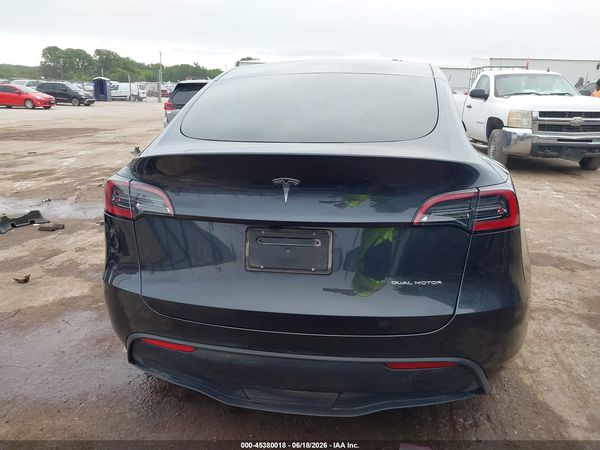 2025 TESLA MODEL Y