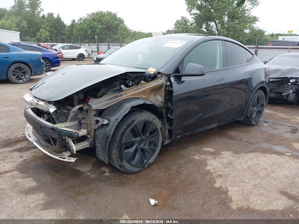 2025 TESLA MODEL Y