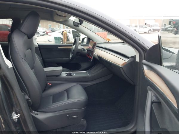 2025 TESLA MODEL Y