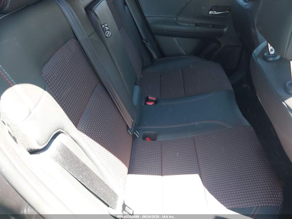 2026 NISSAN KICKS SR — I8