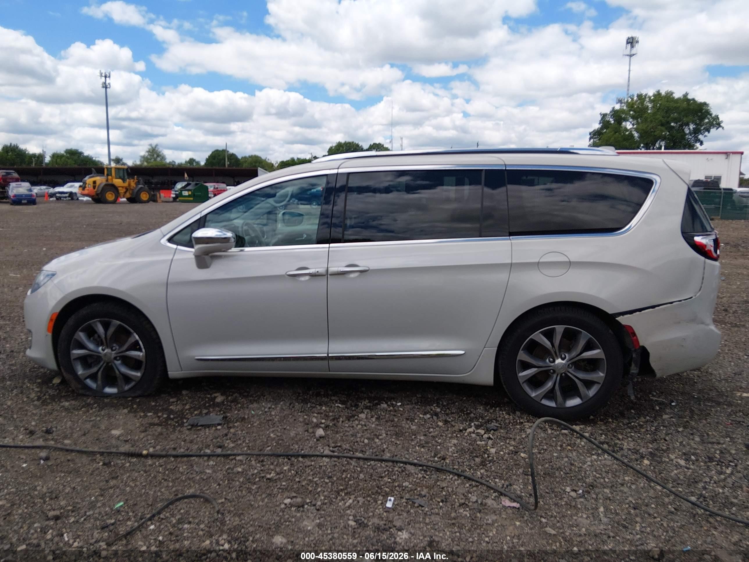 2020 CHRYSLER PACIFICA LIMITED