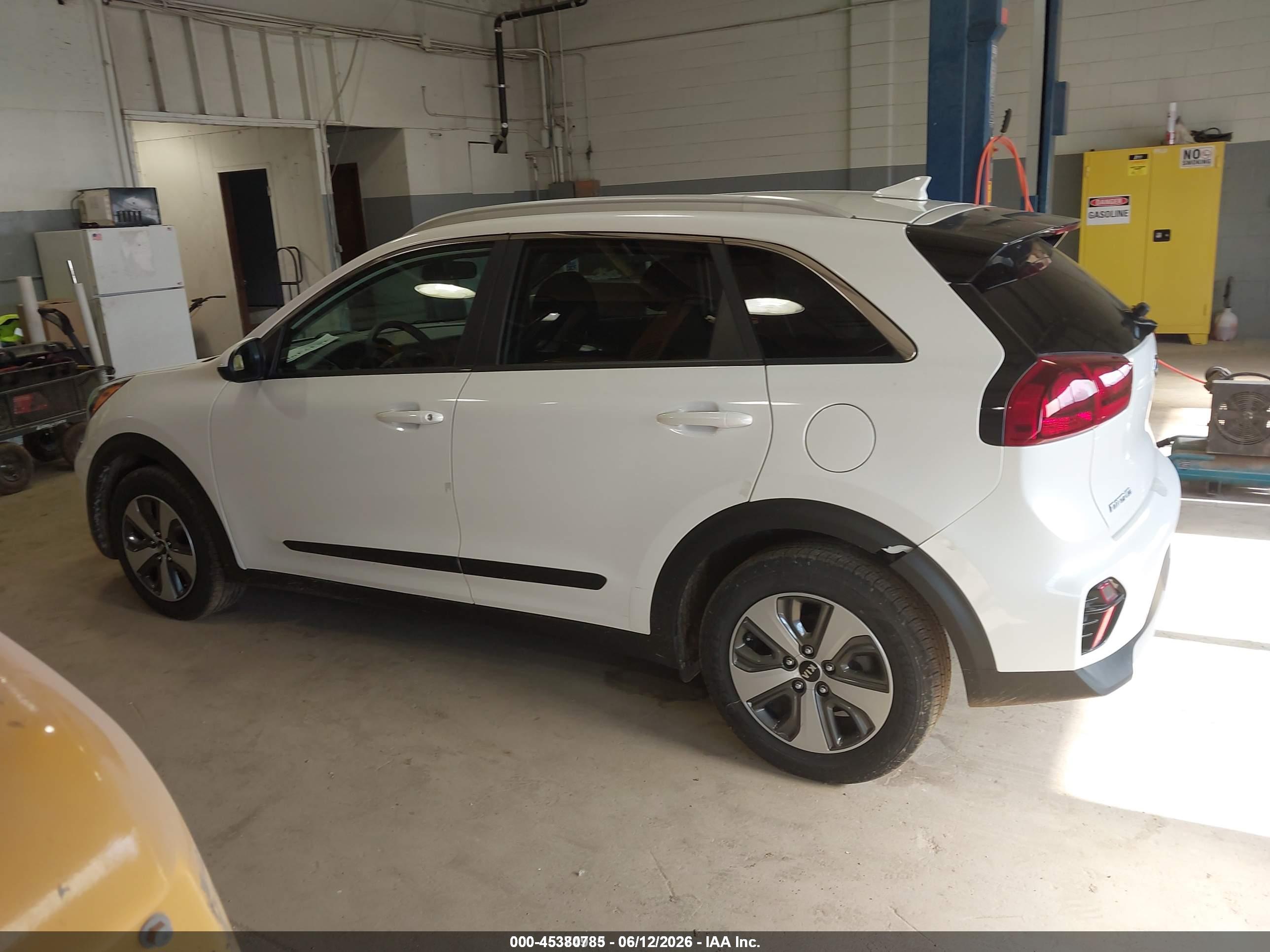 2020 KIA NIRO LX