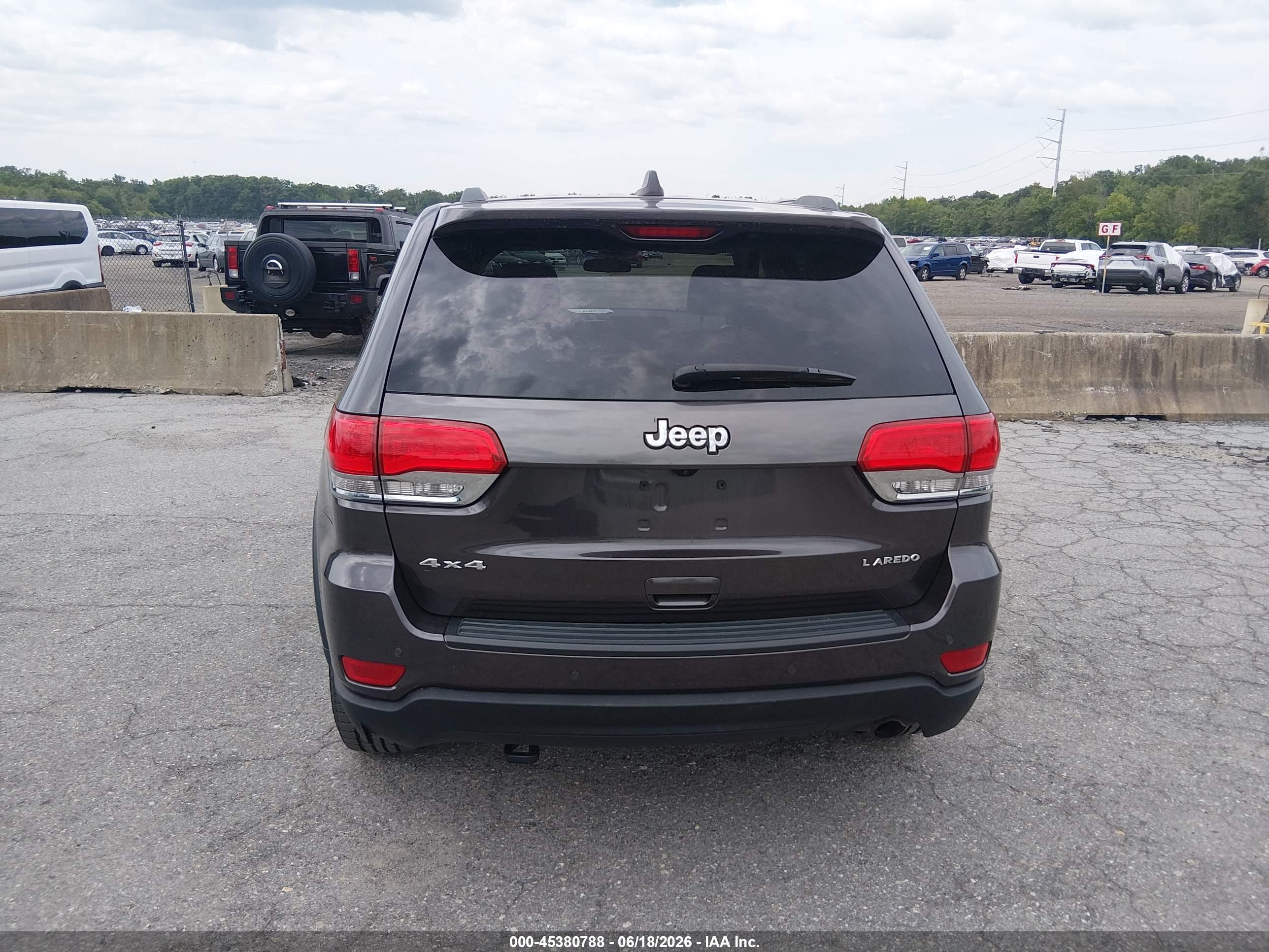 2019 JEEP GRAND CHEROKEE LAREDO E 4X4