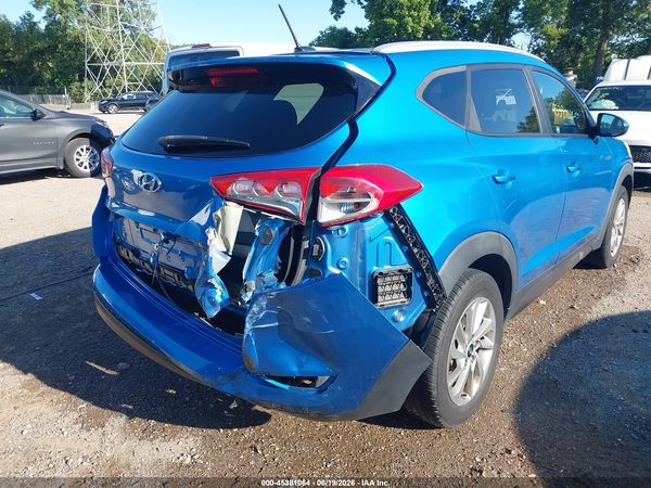 2016 HYUNDAI TUCSON SE