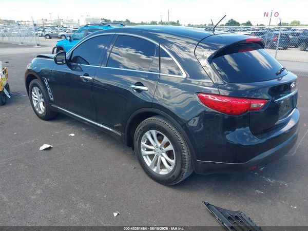 2016 INFINITI QX70