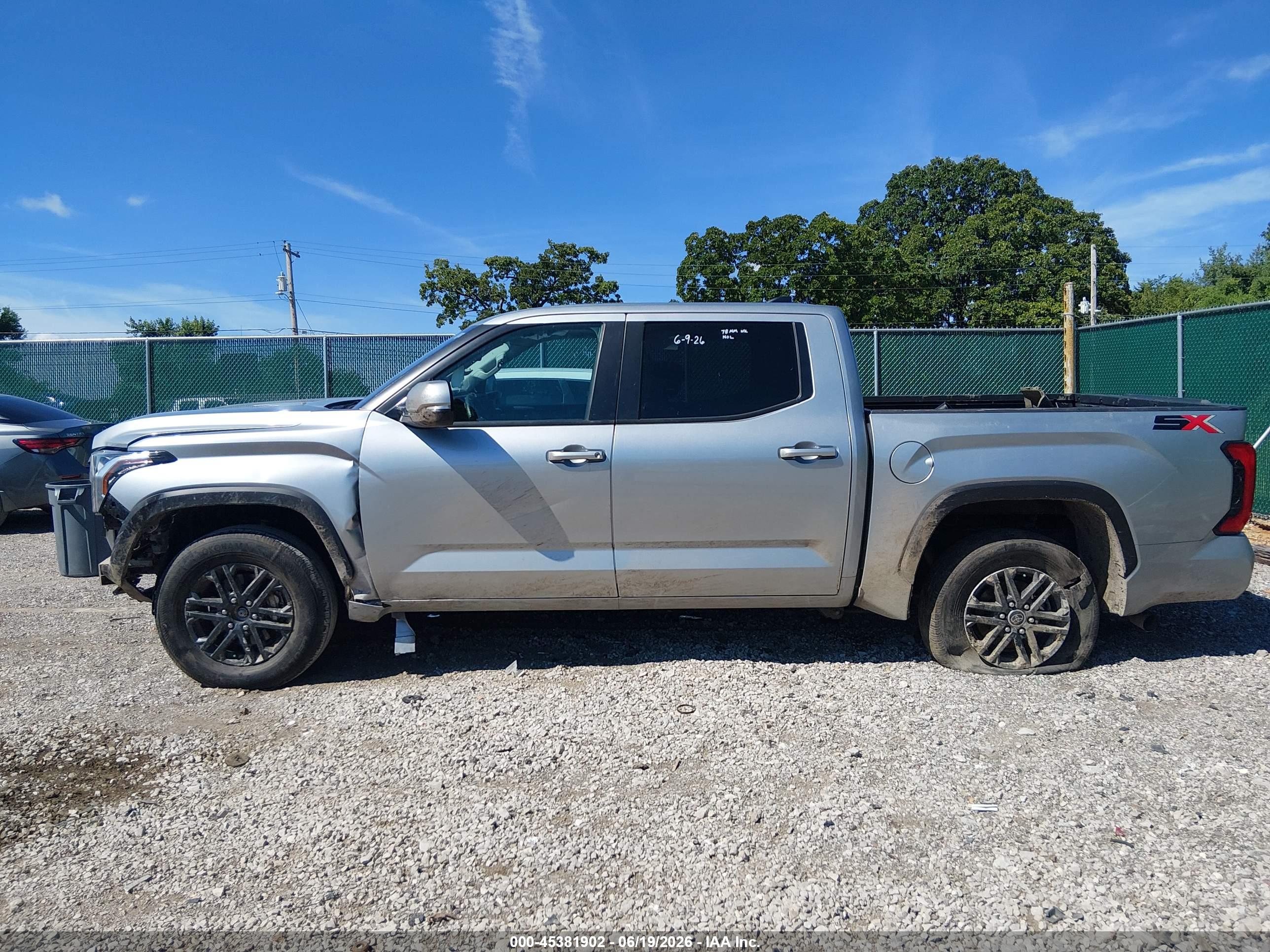 2024 TOYOTA TUNDRA SR5
