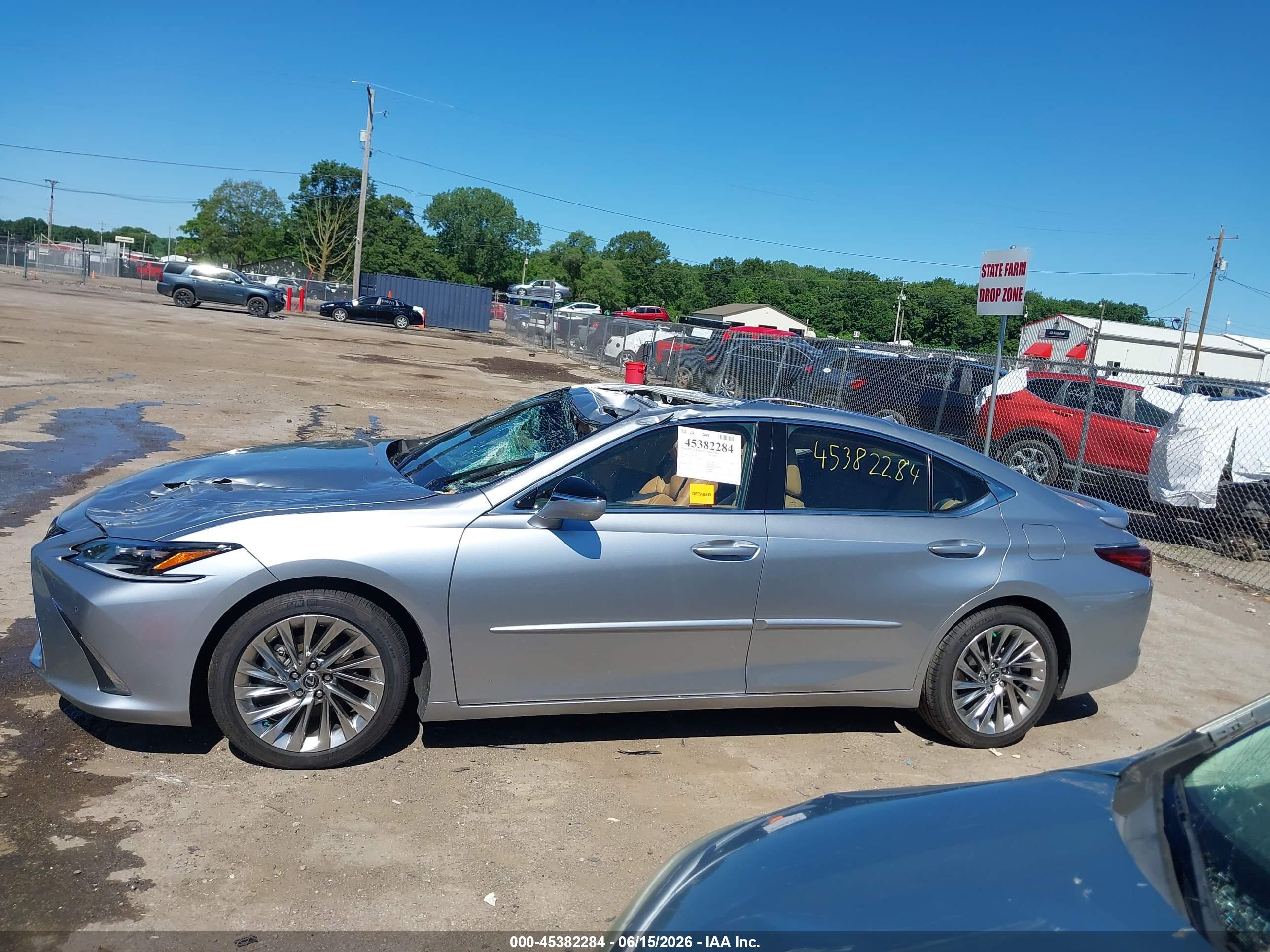 2023 LEXUS ES 300H LUXURY